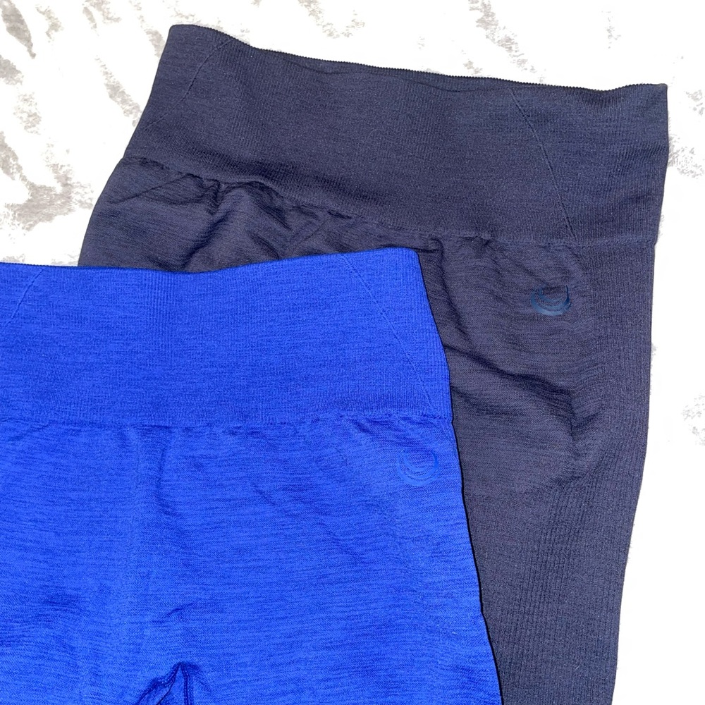 Instagram Influencer Leggings. Colors Blue and Black. Size Small